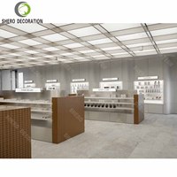 Étagères de pharmacie personnalisées, aménagements modulaires, présentoirs pour magasins médicaux, design d'intérieur professionnel pour pharmacie, décoration de magasin de soins de santé