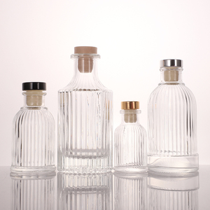 Botella de aromaterapia de rayas verticales de 100ml, botella de aromaterapia de vidrio con columna romana con sabor a Ratán - Product Image 1