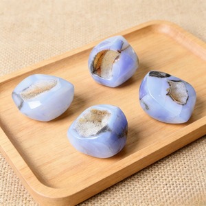 Vente en gros Crystalhola : Torche géode en agate bleue de haute qualité, ornement de bureau festif et charmant pour la maison et le bureau - Product Image 2