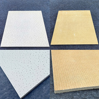 Plaque de plafond acoustique suspendue carrée moderne en fibres minérales 600x600 (2x2 pieds) pour salle de bain et cuisine - Prix usine