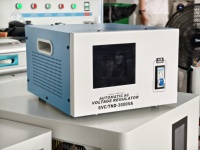 Stabilisateur de tension automatique monophasé SVC Servo AVR 3KVA 5KVA 220V pour usage domestique, en cuivre, AC 50Hz, affichage numérique
