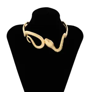 Mode Custom Sieraden Choker 18 K Goud Metaal Fascinerende Coole Slangenvorm Vrouwen Ketting