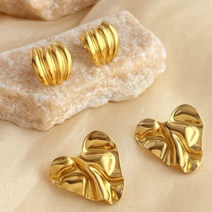Pendientes Escultóricos de Corazón, Fruta y Flor de Moda para Mujer, Chapados en Oro de 14K, Acero Inoxidable, Diseño Geométrico Exagerado, Personalizados para Fiesta - Product Image 3