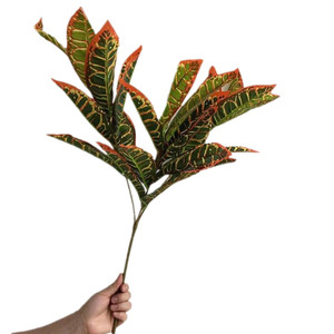 Árbol artificial para interior/exterior con 27 hojas verdes grandes, decoración floral navideña, plantas artificiales de pared - Product Image 1