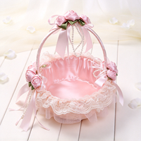 Keranjang Rotan Anyaman Tangan Romantis yang Dapat Dilepas dengan Pita Renda, Mutiara, dan Bunga untuk Dekorasi Pesta Pengiring Pengantin