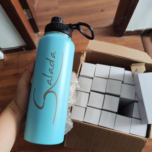 Logotipo personalizado Taza de viaje Botella de agua térmica Frasco de vacío de acero inoxidable Deportes 32oz 40oz Botella de agua de metal aislada con pajita - Product Image 5