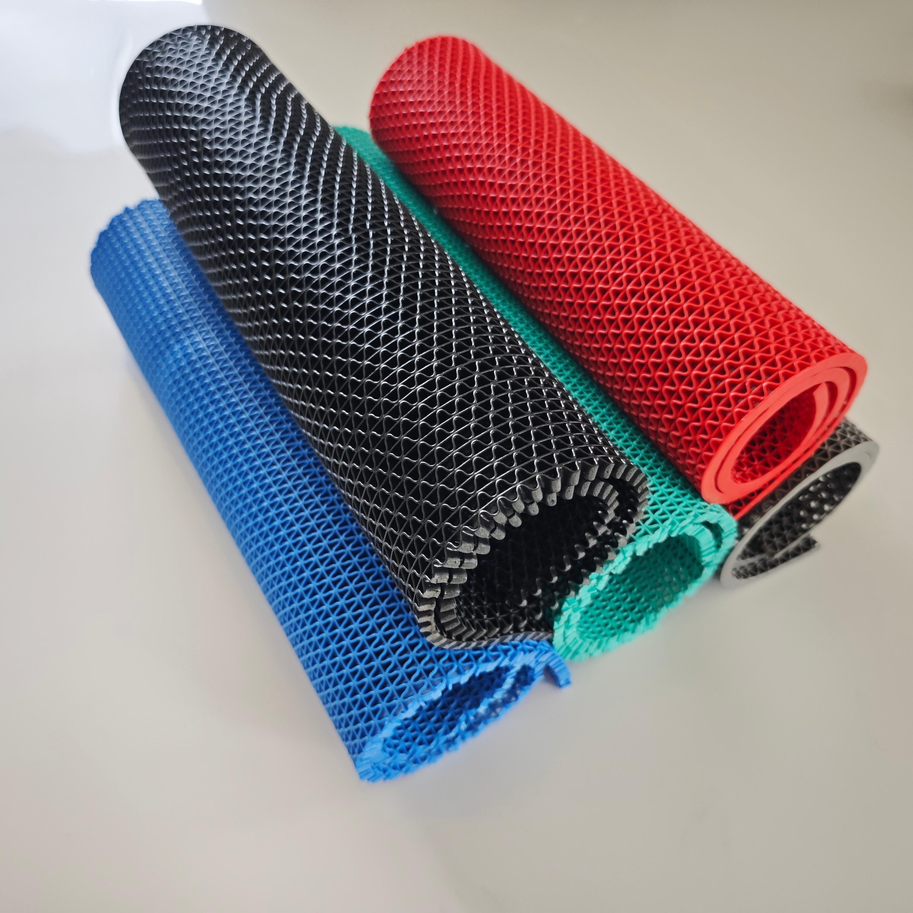 Rosso, verde, grigio, blu, nero