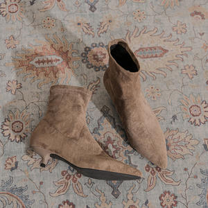 Nouvelles bottes de neige à la cheville tendance et polyvalentes pour femmes avec talons épais, dessus en cuir véritable, antidérapantes - Product Image 6