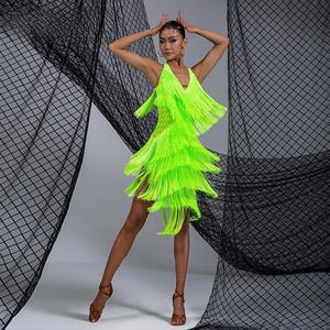 Vestido de Baile Latino para Mujer, Estilo Nuevo 2025, Cuello en V, Halter, Multicapa, con Borlas, Espalda Descubierta, Vestido de Práctica, Competencia de Baile Latino - Product Image 1