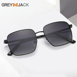 Lunettes de soleil carrées unisexes en métal, monture noire, verres TAC, protection UV400 pour la pêche, le cyclisme, la conduite et les tenues tendance - Product Image 3