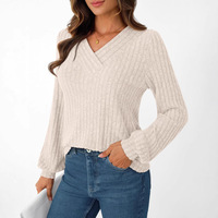 Pull en maille côtelée à col en V avec poignets ballon et ourlet ondulé, haut décontracté uni à manches longues pour femme