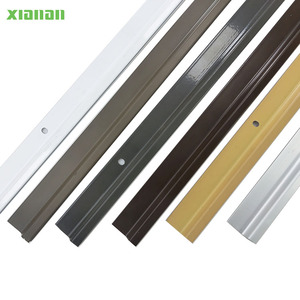 Guarnizione Inferiore per <span class=keywords><strong>Porta</strong></span> in Alluminio dal Design Moderno, <span class=keywords><strong>Spazzola</strong></span> Sigillante Personalizzata Marrone con Supporto in Alluminio e <span class=keywords><strong>Spazzola</strong></span> in PP - Product Image 5
