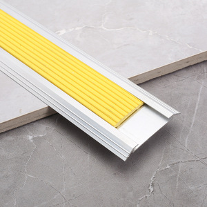 <span class=keywords><strong>Bande</strong></span> de finition d'<span class=keywords><strong>escalier</strong></span> en alliage d'aluminium <span class=keywords><strong>antidérapante</strong></span> en forme de L, <span class=keywords><strong>bande</strong></span> de bordure d'angle droit pressée, <span class=keywords><strong>bande</strong></span> de finition de bordure anti-chute - Product Image 2