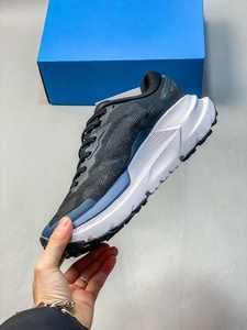 Chaussures de course de la série Hokas de qualité supérieure - légères, durables et amortissantes - adaptées aux hommes et aux femmes - Product Image 3