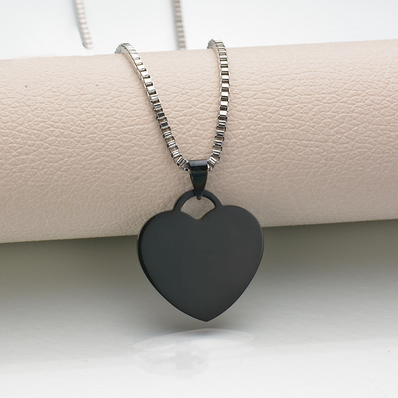 Black (50cm box chain)