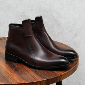 Zapatos de Hombre con Punta en Pico, Modernos y Elegantes, de Piel Vacuna con Grabado, Impermeables, para Otoño, Casuales de Negocios - Product Image 3