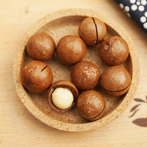 Noix de macadamia <span class=keywords><strong>séchées</strong></span> brutes de haute qualité, saines et économiques, peau brune, chair blanche, qualité snack, grade A, baril de 500g - Product Image 5