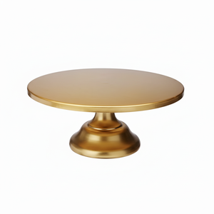 Support à gâteau en laiton antique avec des détails complexes Outils à gâteau élégants sur le thème du vintage pour présenter des gâteaux et des desserts - Product Image 1