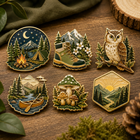 Ensemble de broches personnalisées en émail souple sur le thème de la forêt et de la nature, pour le camping et la randonnée, avec motifs hibou, champignon, canoë, paysage naturel, en métal doré, souvenirs de voyage