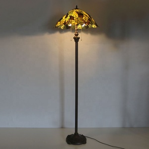 Lámpara de Pie Tiffany de Vidrio Teñido de 16 Pulgadas LongHuiJing con Pantalla de Hojas Tiffany - Product Image 2