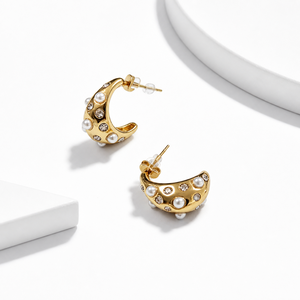 Boucles d'oreilles créoles en forme de croissant avec perles et strass, en acier inoxydable plaqué or 14 carats sous vide, imitation perle - Product Image 1