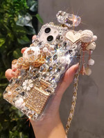 Étui à perles de cristal pour Apple 17 16 15 Pro Max, étui pour iPhone 14 avec motif bouteille de parfum, citrouille, voiture, fleur, et sangle bandoulière entièrement ornée de cristaux