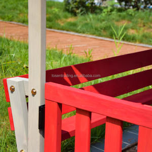 Cocina de Juguete de Madera Roja para Exteriores y Banco Convertible con Techo Rojo, Fregadero y Estufa de Juguete - Casa de Juegos para Niños para el Patio Trasero - Product Image 3