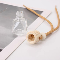 Bouteilles de parfum de voiture en verre pendentif 7ml 8ml 9ml 10ml forme carrée diffuseur de voiture bouteille de parfum vide suspendu