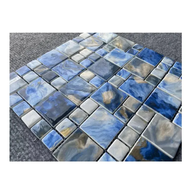 Neue Designs Schlussverkauf modisches Design quadratische Form leuchtende marokkanische Fliesenstiele Schwimmbadfliesen Kristallglas-Mosaik