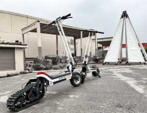 Scooter électrique Offres Spéciales 3-en-1 <span class=keywords><strong>neige</strong></span> double roues <span class=keywords><strong>à</strong></span> chenilles moteur 1800W avec batterie 30Ah entrepôt de stock aux États-Unis - Product Image 3