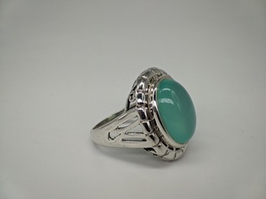 Anillo de Cristal de Calcedonia Aqua Natural, Joyería Hecha a Mano Ajustable para Mujer con Diseño de Piedra Pulida de Estilo Moderno - Product Image 3
