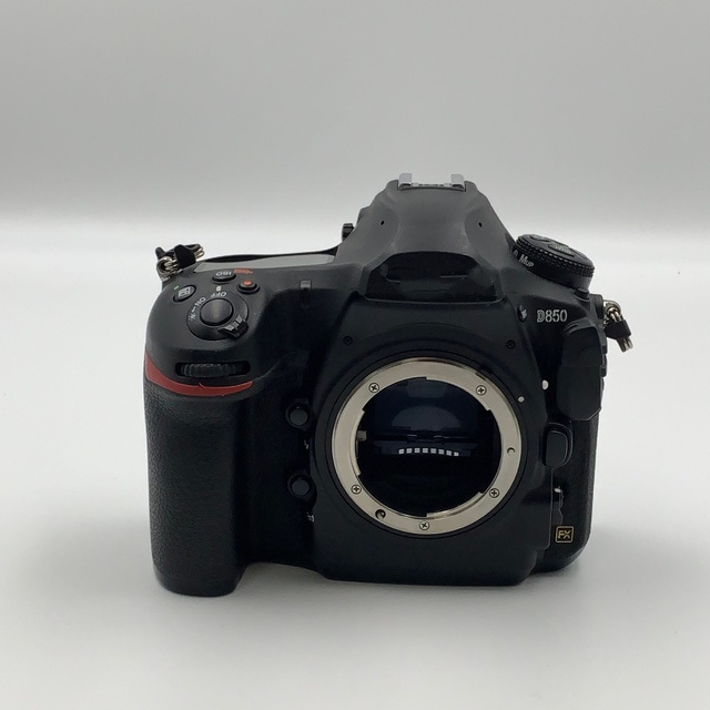 Nikon D850 Camera Body Buying Guide