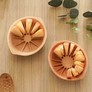 Plato de frutas de madera maciza con 10 compartimentos para servir limones, ideal para fiestas en casa. - Product Image 3