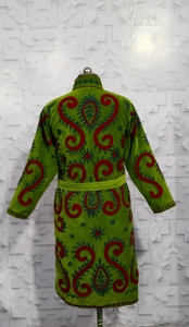 Veste matelassée longue en velours Suzani respirante pour femme – Cardigan élégant et décontracté pour l'hiver, en coton écologique à séchage rapide - Product Image 2