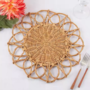 Napperons faits à la main en rotin tissé pour Table à manger assiettes de chargeur de Style fleur matériau Durable directement du Vietnam TUYET DUNG - Product Image 6