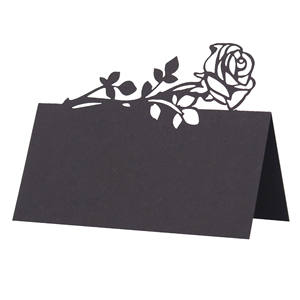การ์ดติดโต๊ะงานแต่งงานและวันแม่แบบเป็นมิตรกับสิ่งแวดล้อม ทำจากกระดาษลายดอกไม้ ตัดด้วยเลเซอร์ พร้อมชื่อแขกและที่นั่งสำหรับแขก - Product Image 2