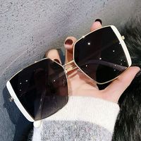 Lunettes de Soleil de Plage à Verres Anti-UV, Lunettes de Soleil Tendance pour Femme, Monture Carrée, Lunettes de Soleil