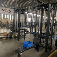 Appareil de musculation multifonctionnel 8 stations avec crossover par câble pour usage commercial en salle de sport, en acier