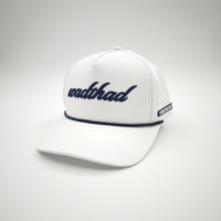 Gorra de golf OEM de moda casual con bordado a mano, 5 paneles, unisex, ajustable, con orificios cortados a láser y cuerda, gorras de béisbol deportivas personalizadas con puntos.