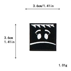 Patch thermocollant en tissu brodé créatif, motif carré noir avec expression amusante, pour vêtements, chapeaux et sacs à dos - Product Image 6
