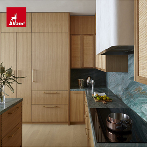 Portes en panneaux <span class=keywords><strong>de</strong></span> rotin et <span class=keywords><strong>bois</strong></span> personnalisées Alland, finition chêne naturel, pour armoire <span class=keywords><strong>de</strong></span> cuisine avec joint <span class=keywords><strong>de</strong></span> tiroir semi-caché en queue <span class=keywords><strong>de</strong></span> pie - Product Image 2