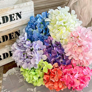Bouquet de fleurs d'hortensia artificielles, 72 pièces, en soie, pour mariage, décoration de la maison, fabrication chinoise, moulage par injection, fait main - Product Image 1