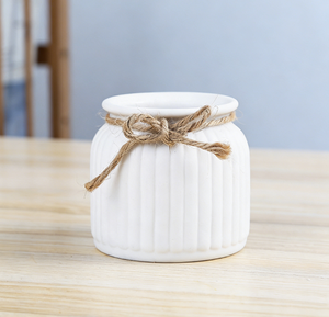 Vase en céramique au design créatif avec surface naturelle pour la décoration de la maison, centre de table, arrangement - Product Image 5
