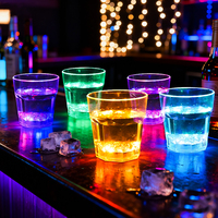 Gobelet à boisson LED automatique clignotant activé par l'eau, changeant de couleur pour bar, fête, camping en plein air, décoration de festival
