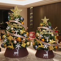 2026 Neuer Kleiner Weihnachtstischbaum Künstliche Dekoration Mit Stern Christbaumkugeln Band Schneeflocke Geschenkbox Großhandel Display