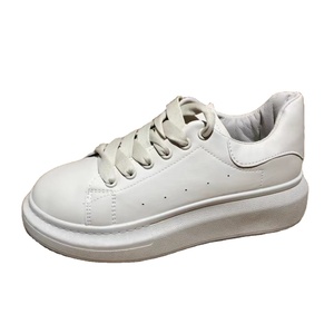 Scarpe da ginnastica da <span class=keywords><strong>donna</strong></span> <span class=keywords><strong>beige</strong></span> di alta qualità di marca di moda scarpe da <span class=keywords><strong>donna</strong></span> piatte casual da passeggio in stile da corsa - Product Image 1