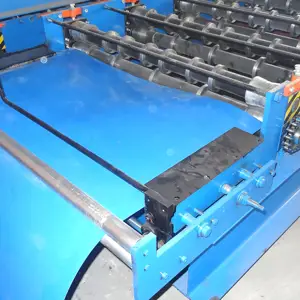 Shingle üreticisi için bir makine kırmızı renk Metal çatı plakaları yapma makinesi fiyat