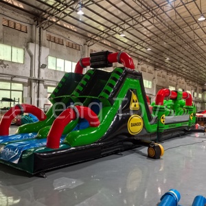 Pista de Obstáculos Inflable Personalizada con Área de Brincos y Accesorio de Tobogán - Product Image 5