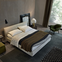 Lit capitonné italien de luxe moderne avec tête de lit et rangement, cadre plateforme bas profilé en bois de manguier, taille King/Queen