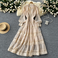 Robe longue décontractée élégante pour femme avec empiècements en dentelle, manches longues, coupe trapèze, col montant ajouré, à volants, fluide, pour fêtes et vacances